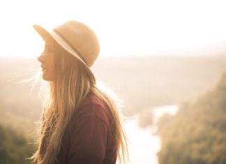 Farbowanie włosów z jasnego blondu na ciemny blond