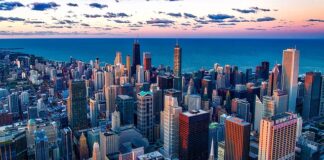 Ile trwa lot z Warszawy do Chicago?