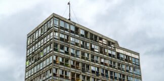 Jak znaleźć pustostan?